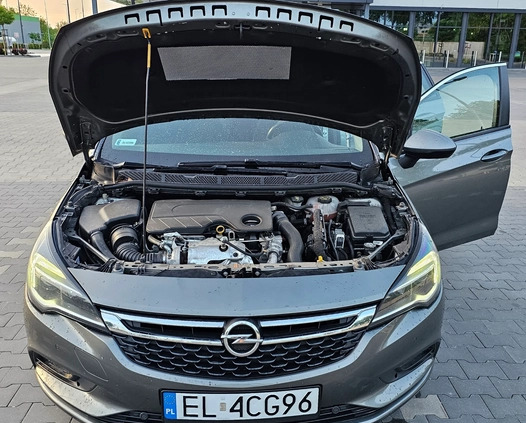 Opel Astra cena 40300 przebieg: 127089, rok produkcji 2018 z Łask małe 529